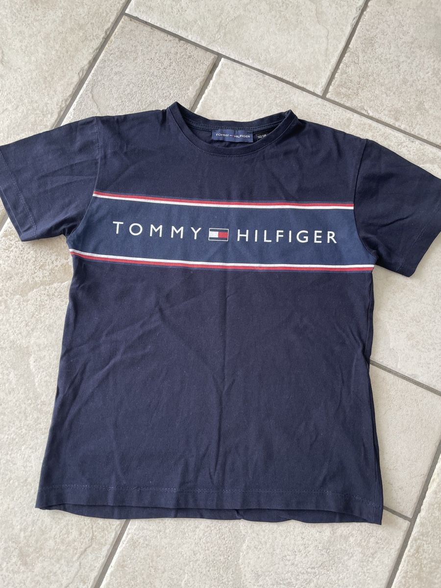 Hemden, T-Shirts & Polos: T-Shirt Gr.ca.134   Brief 3.00 Fr. – Gebraucht aus Waltenschwil von lina-04