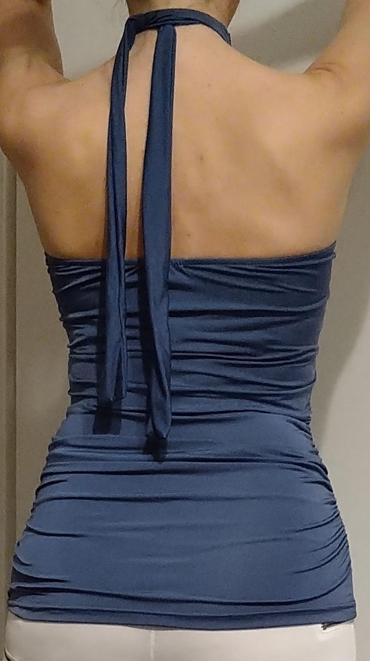 Top: Blaues Neckholder Top mit Strass, Grösse S – Usato da Lugano venduto da sweetyd84 1