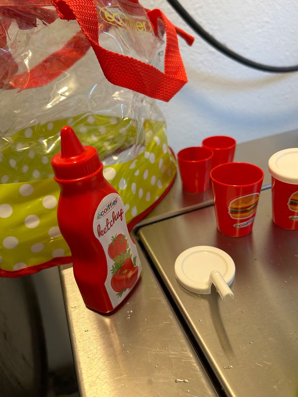 Jouets: Spielzeug Set Küche Burger, Besteck, Teller – Neuf avec emballage d'origine à Wabern par belka72 4