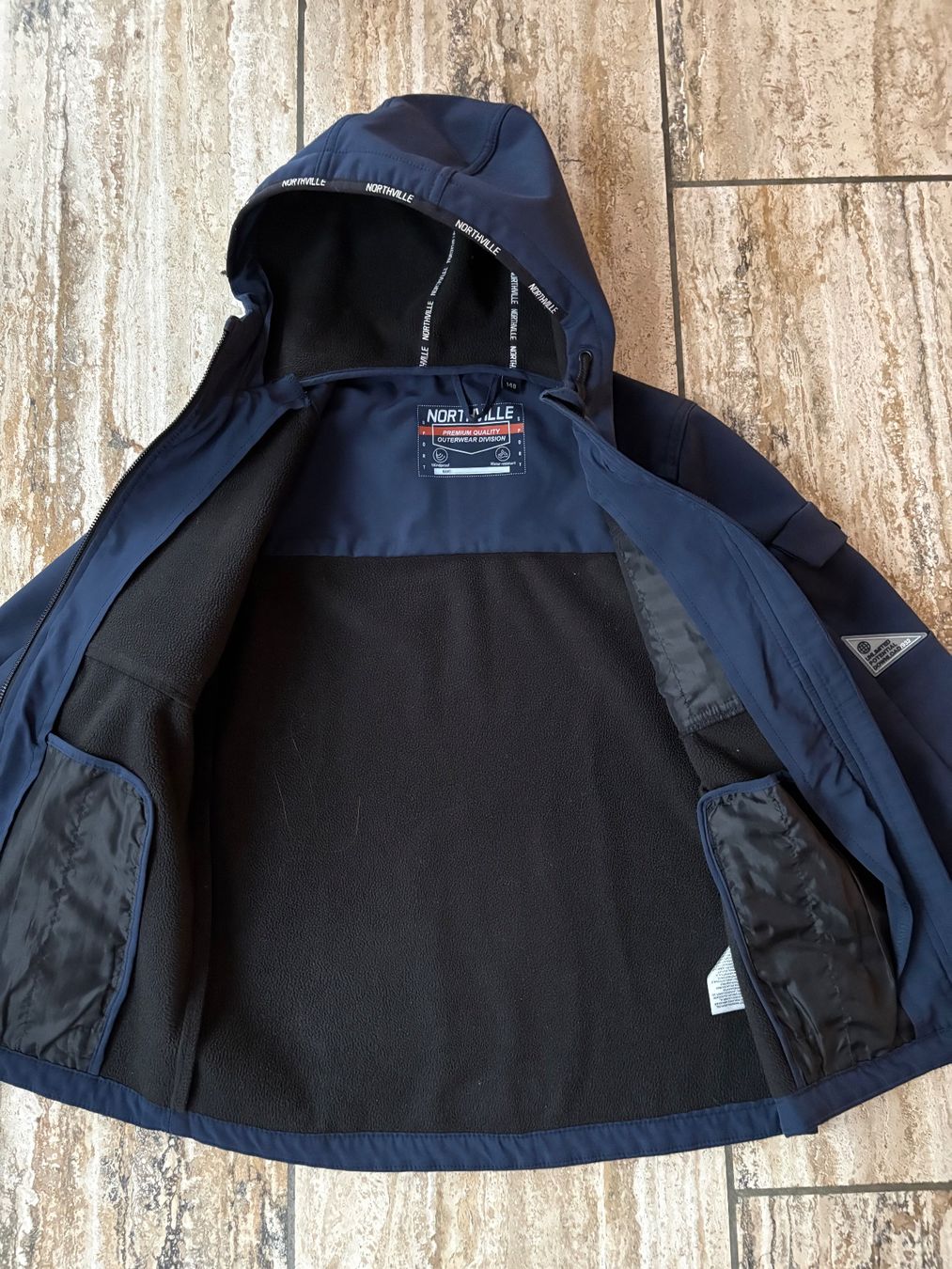 C&A Vestes & Manteaux: Softshelljacke Jacke Grösse 140 C&A – D'occasion à Nürensdorf par Yellowstone09 1