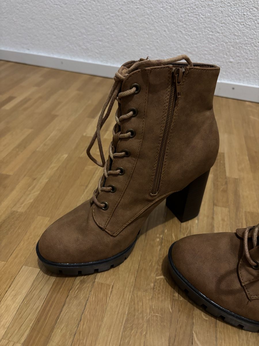 Damenschuhe: Damenstiefel braun – Neu (gemäss Beschreibung) aus Glattbrugg von S_ch_