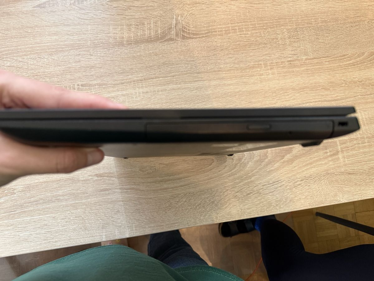 Lenovo Notebook: Lenovo V145-15AST Laptop – Usato da Bern venduto da chr_9qnj 4