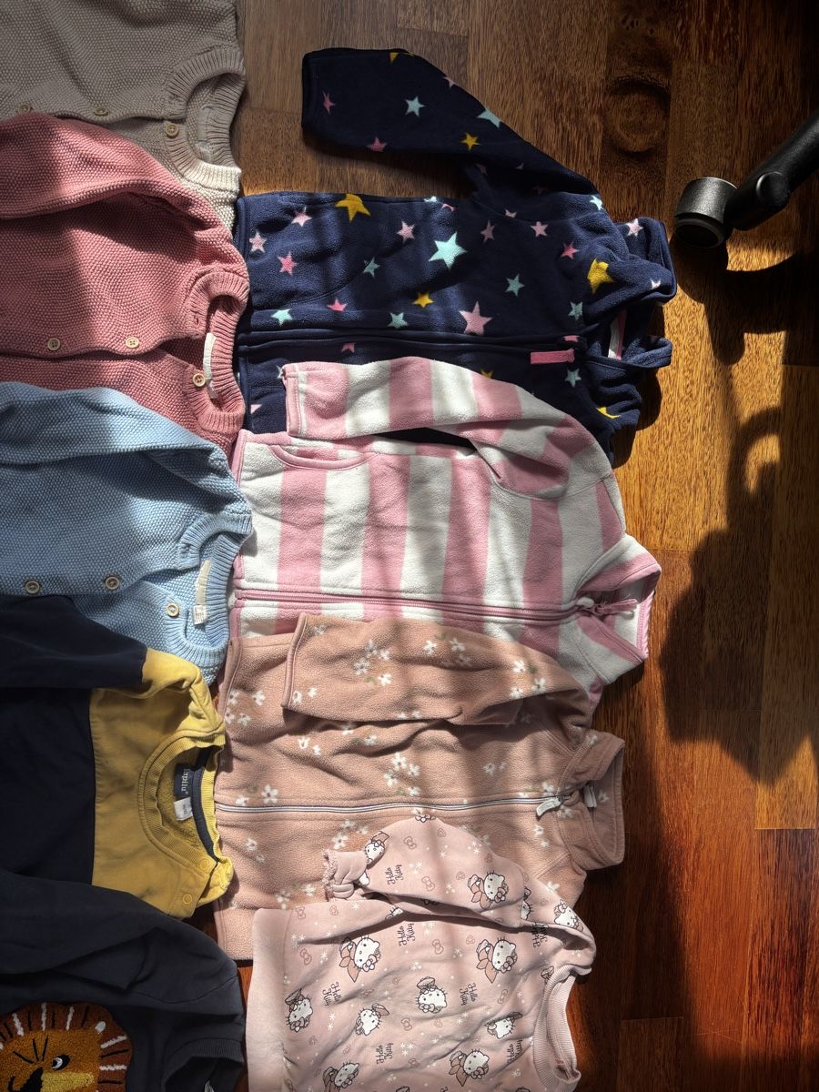 Pulls et sweat-shirts: 17 Pullis/Oberteile Gr. 86 und 92 – D'occasion à Amriswil par Ka_Sc 8