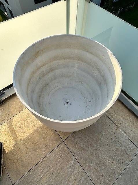 Hive Blumentopf XXL Eternit - tutti.ch günstiger (Gebraucht) in ...