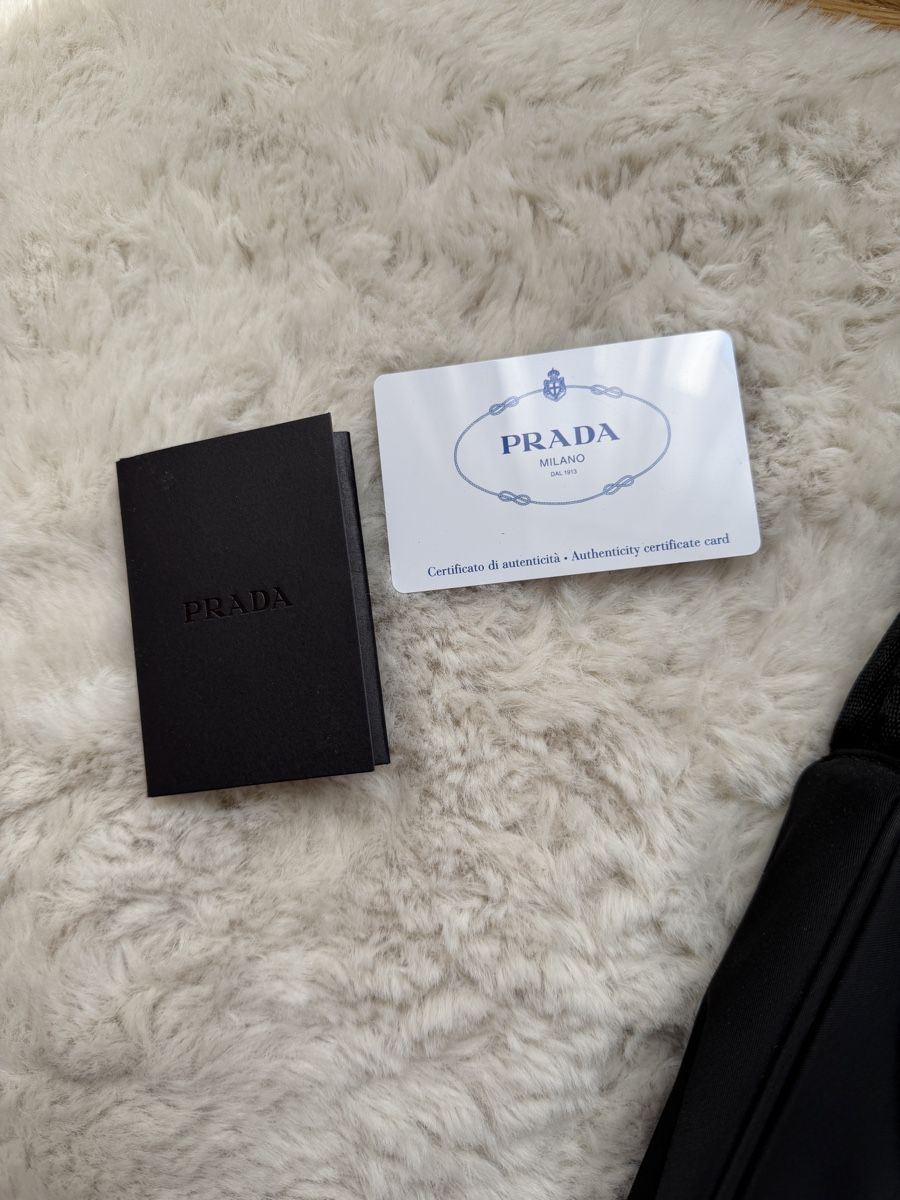 Prada Borse da donna: Prada Nylon Mini Bag schwarz mit Authenticity Card – Nuovo (secondo la descrizione) da Affoltern am Albis venduto da mer_d6p9 1