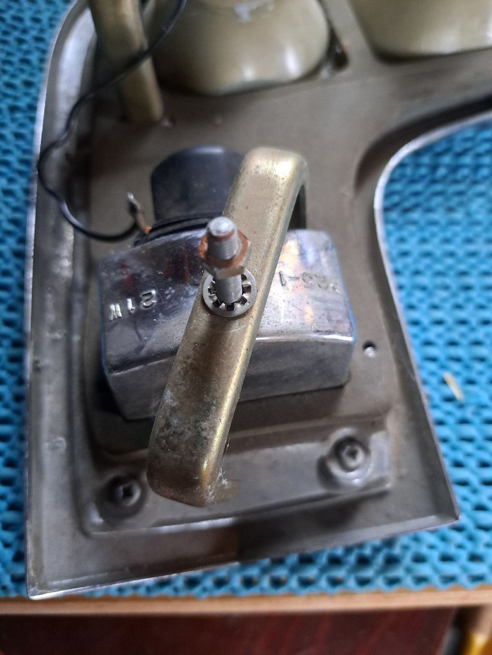 Tutti pezzi di ricambio auto: Oldtimer Rückleuchten Paar, vermutlich Triumph,  Chriysler – Usato da Kölliken venduto da Upcycling-by-Mc-TAM 3