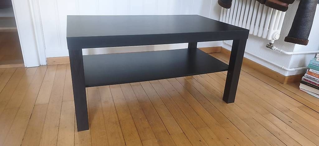 Tavoli: IKEA Couchtisch LACK in Schwarz mit Ablage – Usato da Schaffhausen venduto da wanno 2
