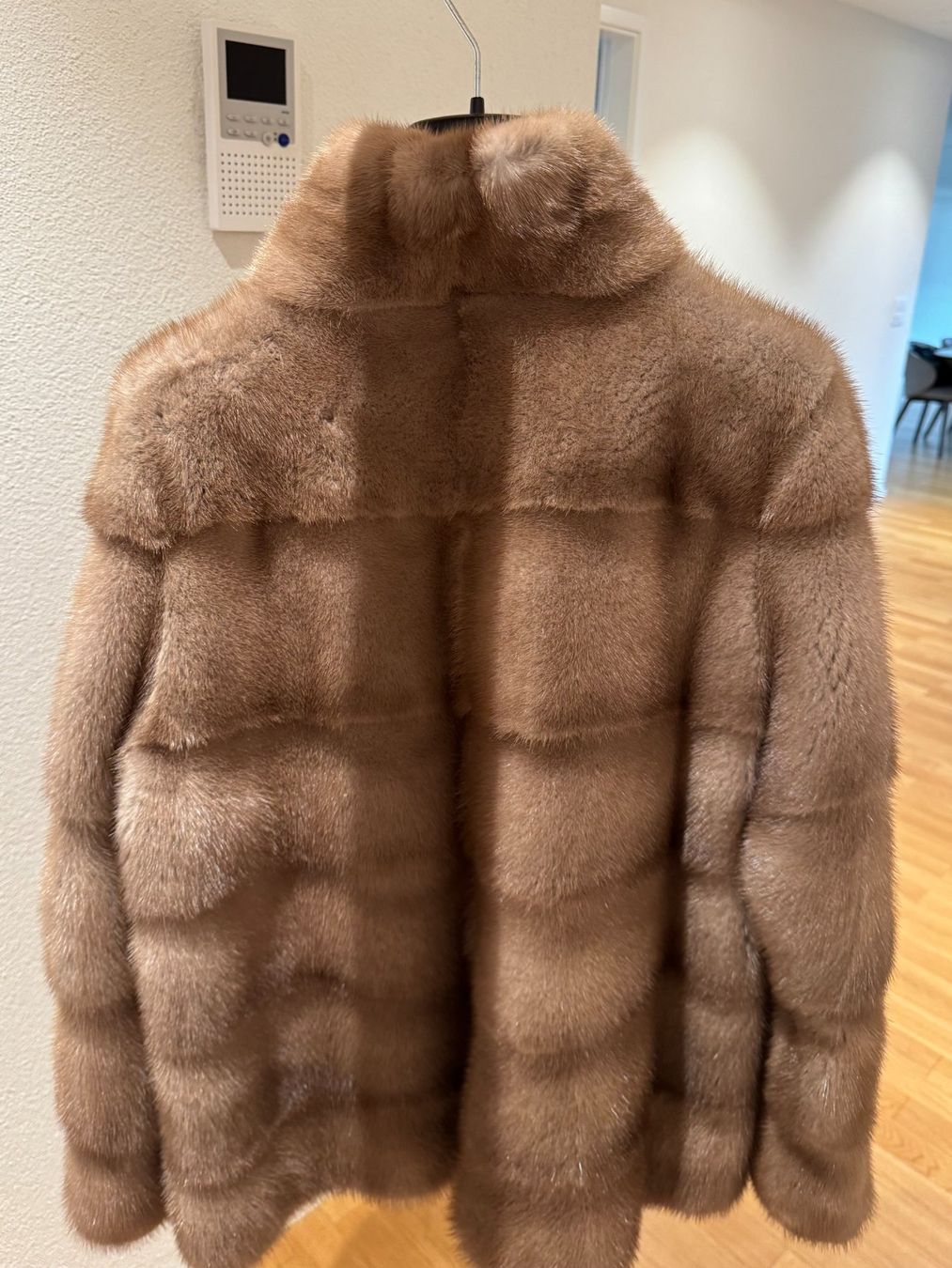 Nerz Jacken: Echte Nerzjacke aus hochwertigem Pelz – Gebraucht aus Zumikon von nana_5k9m 3
