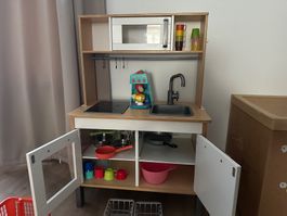 Ikea Kinderholzküche mit viel Zubehör