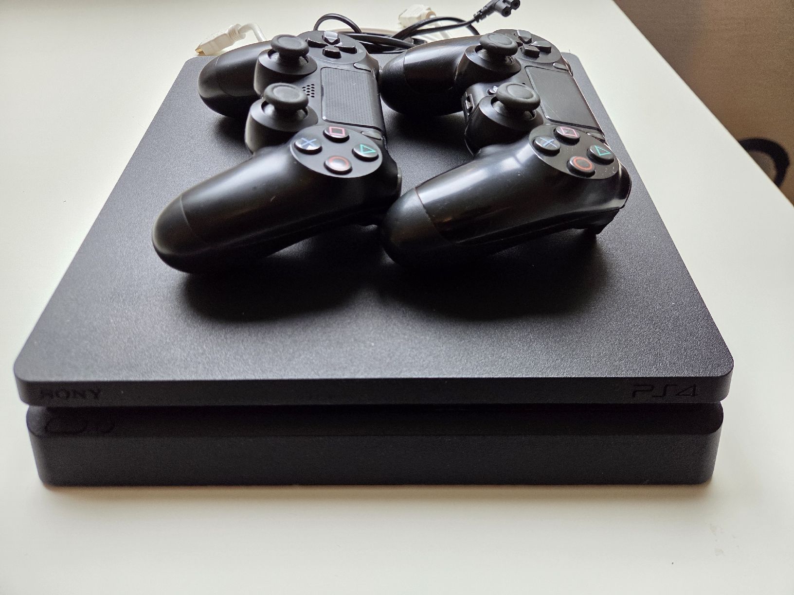 Sony Konsolen: Playstation 4 Slim – Gebraucht aus Luzern von Namledats91 1