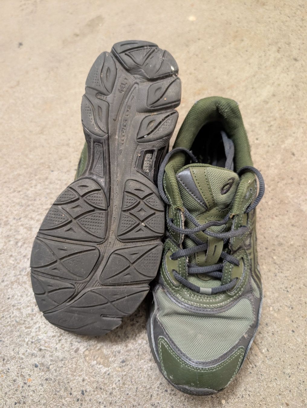 Asics Scarpe da uomo: Asics Sneaker | grün Grösse 43.5 gebraucht – Usato da Zürich venduto da IT_CAT 2
