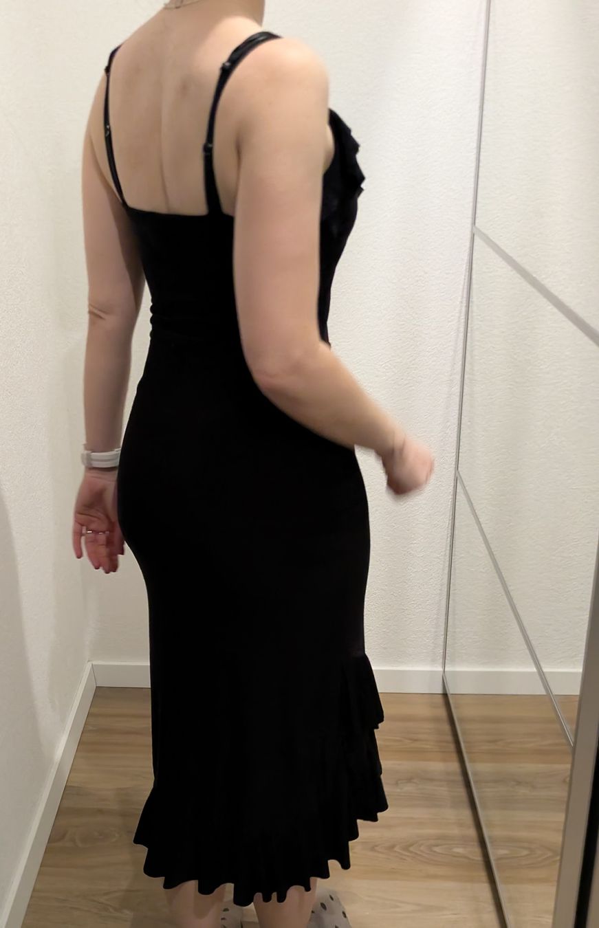 Kleider: Robe noire élégante avec froufrous taille S – Gebraucht aus Morens FR von Lolita1802 2
