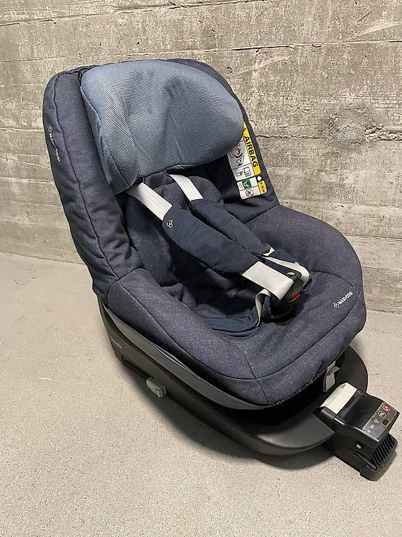Seggiolini per auto: MAXI-COSI Station 2wayFix inkl. Schalensitz – Usato da Kleinbösingen venduto da gnomus 1