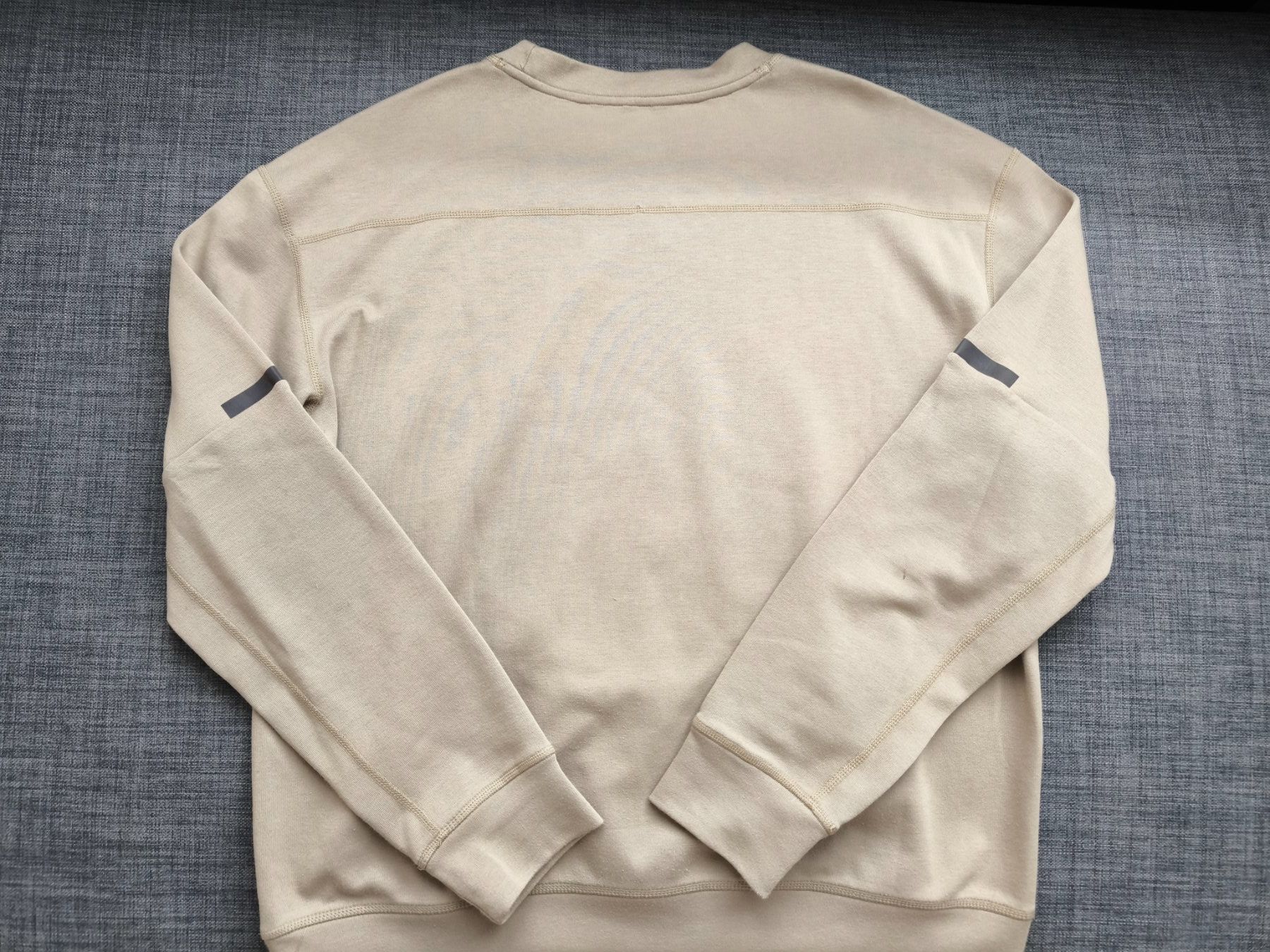 H&M Pullover & Sweatshirts: Pull HM Sport – Gebraucht aus Prilly von lec_bb8t 1
