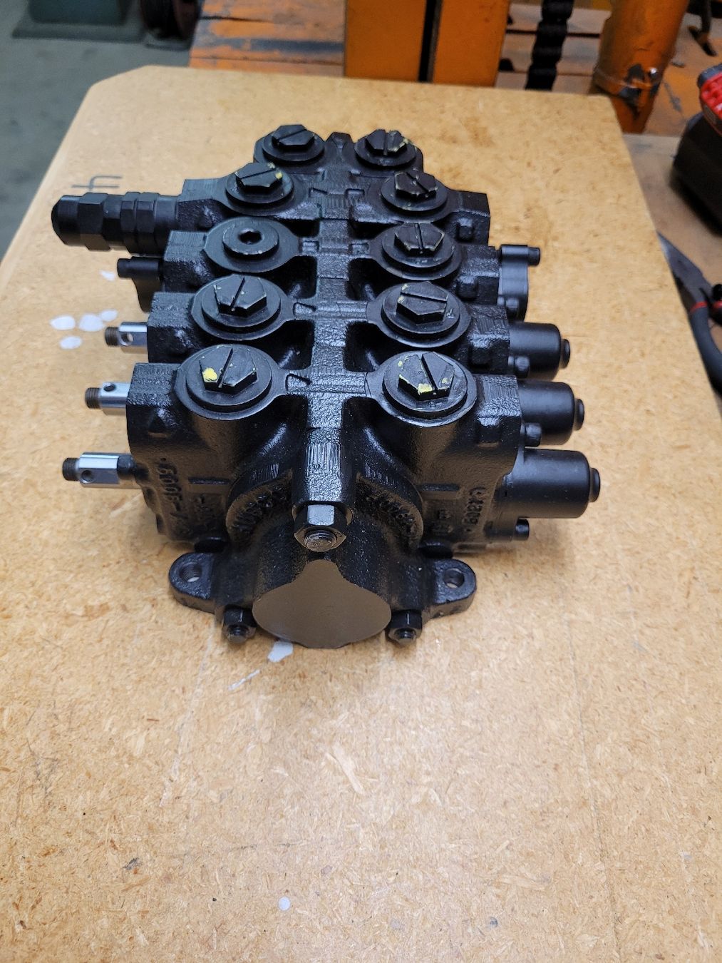 Altro per industria metallurgica: Husco Hydraulikventil – Nuovo (secondo la descrizione) da Steffisburg venduto da dav_j7xj 1