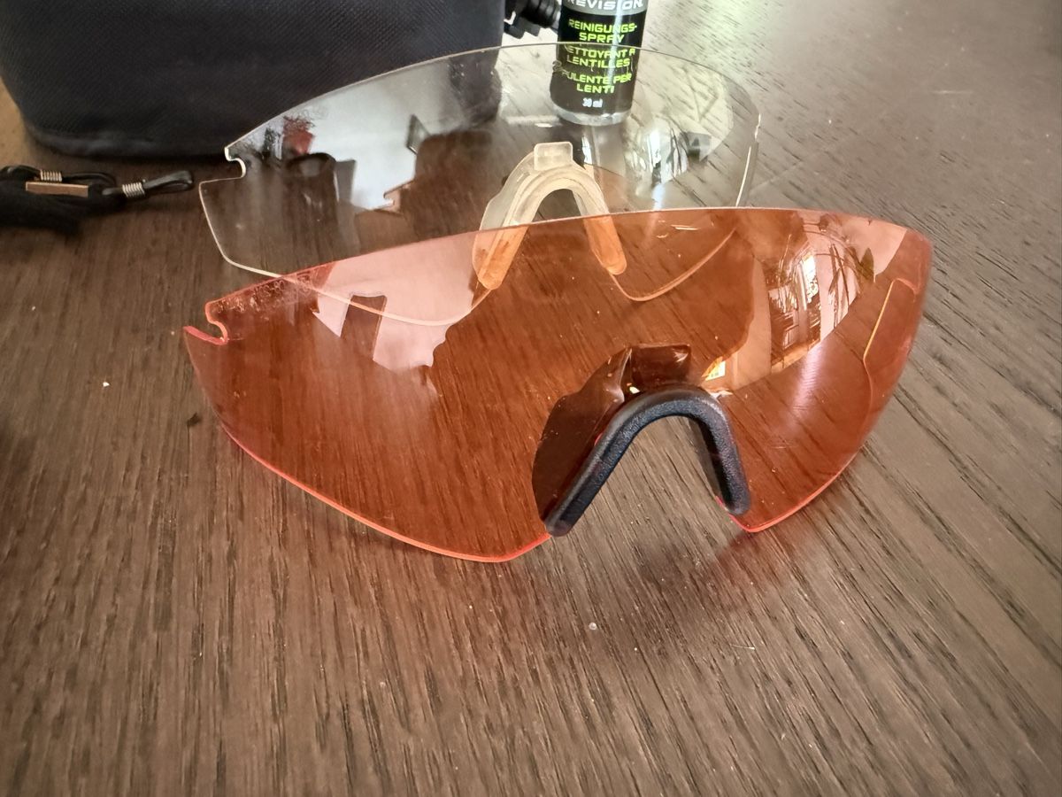 Lunettes & Verres: Schutzbrille leicht Militär – D'occasion à Wangen b. Olten par A_Ka 2