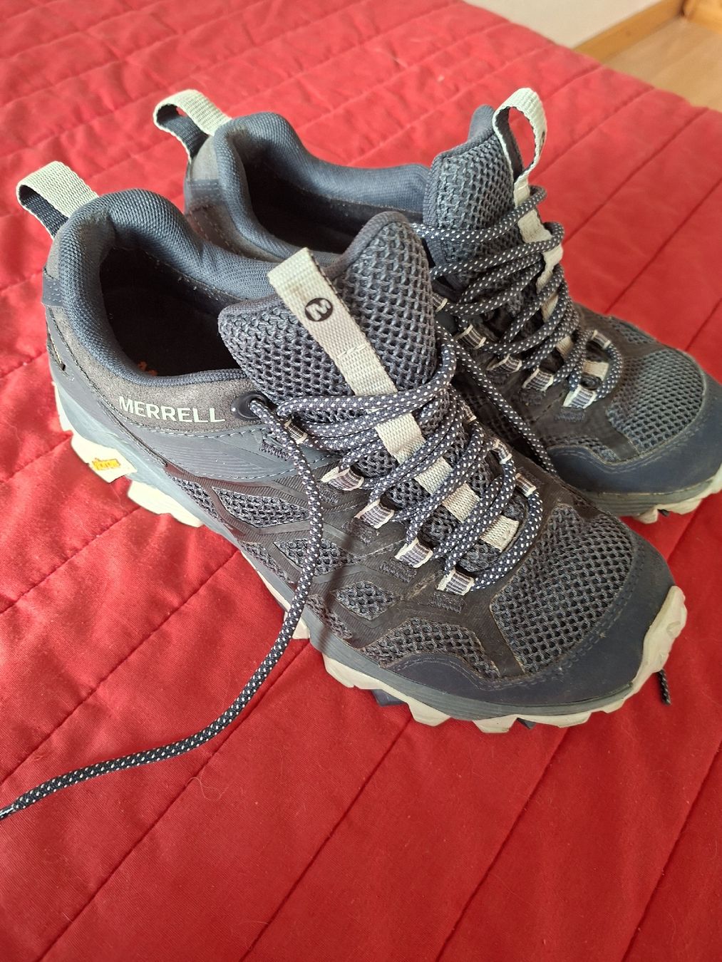 Merrell Scarpe da uomo: Wanderschuhe Merrell Gore-Tex Grösse 40 dunkelblau – Usato da Sumiswald venduto da Cicco02