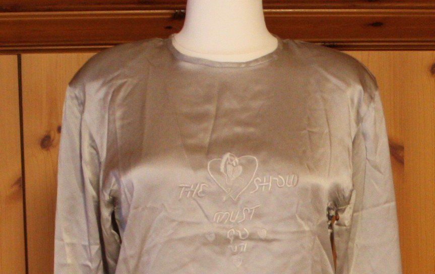 Camicette: Bluse ADVANCE Seide grau/silber Gr. M – Usato da Flüelen venduto da Diversicum-Vintage 1