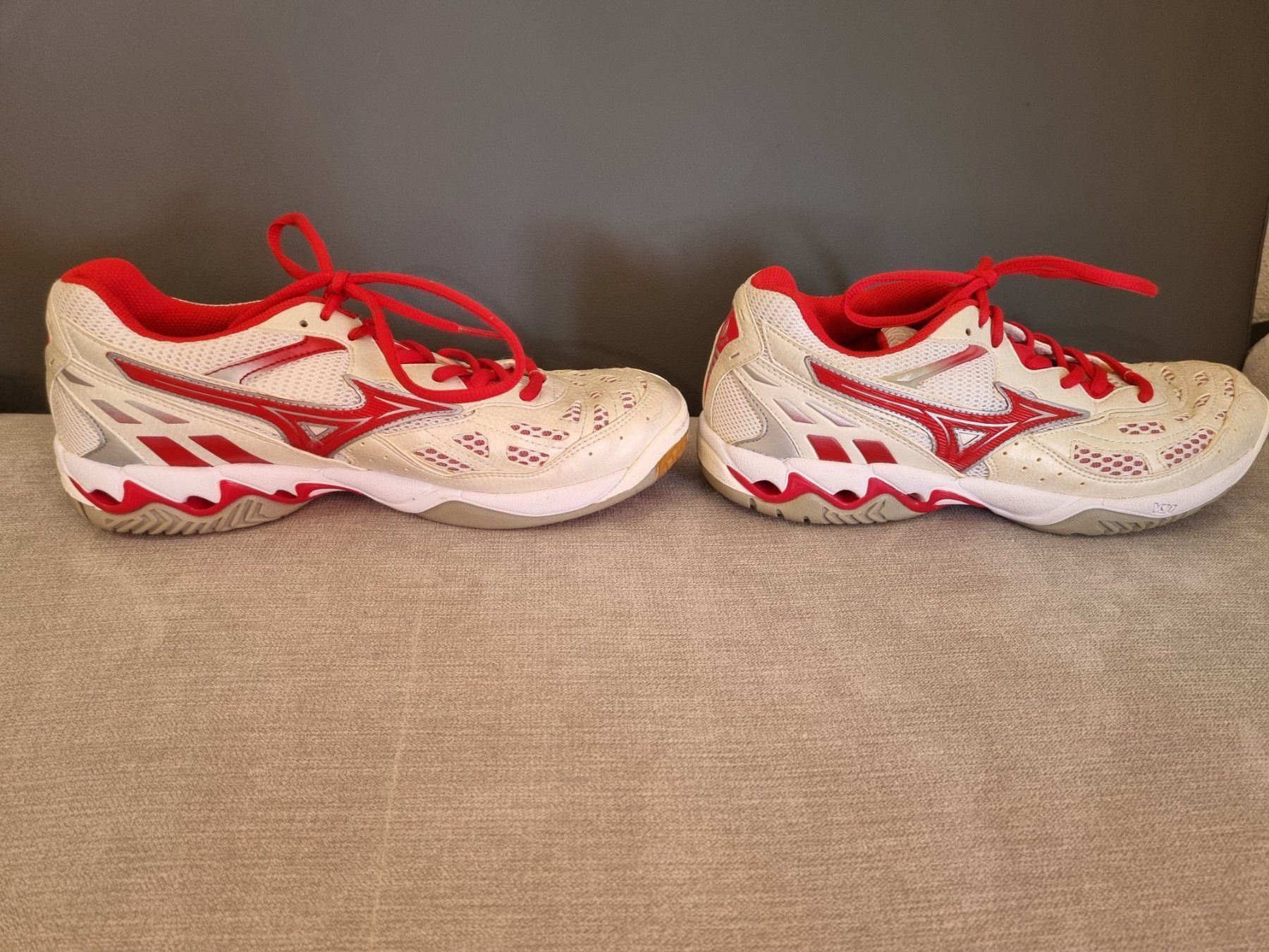 Scarpe da uomo: Turnschuhe Grösse 39 1/3 – Usato da Schönenwerd venduto da Chez_Mimi