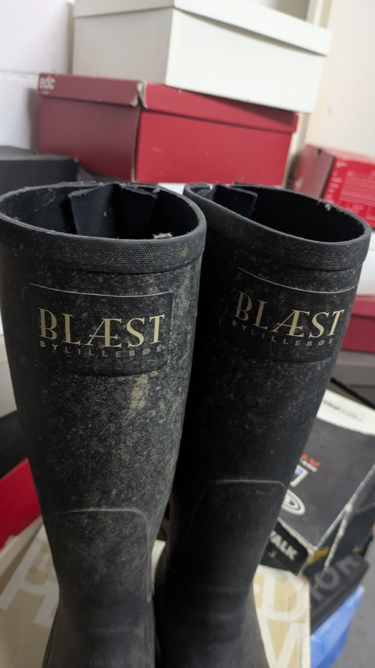 Scarpe da uomo: BLAEST Stiefel schwarz – Usato da Morgarten venduto da rra_jvw7 2