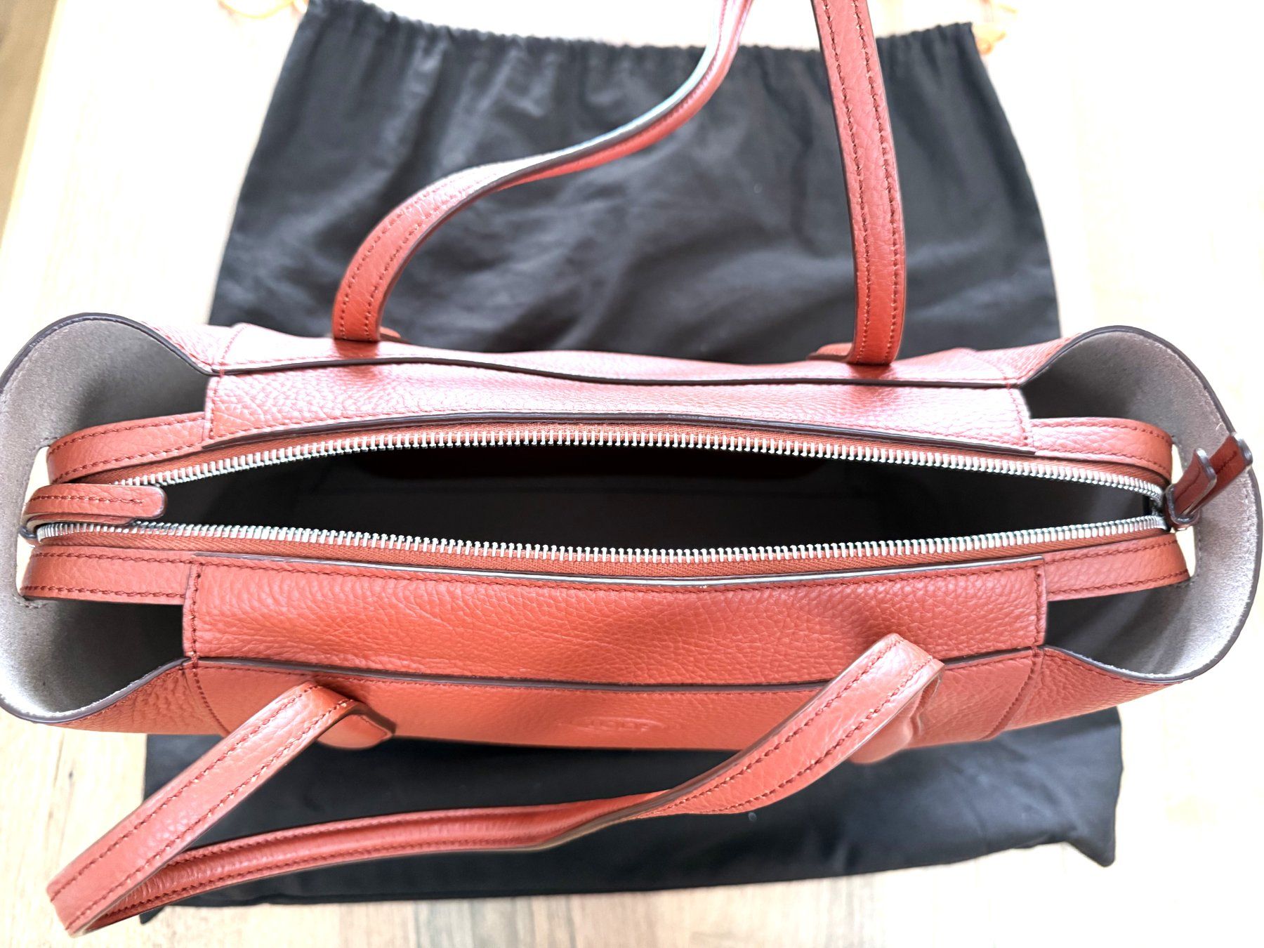 Tod'S Borse da donna: Sac à main Tod's en cuir orange, parfait état! – Usato da Vevey venduto da StudioJAD 4