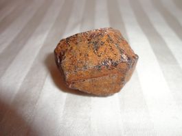 Granat roh Heilstein