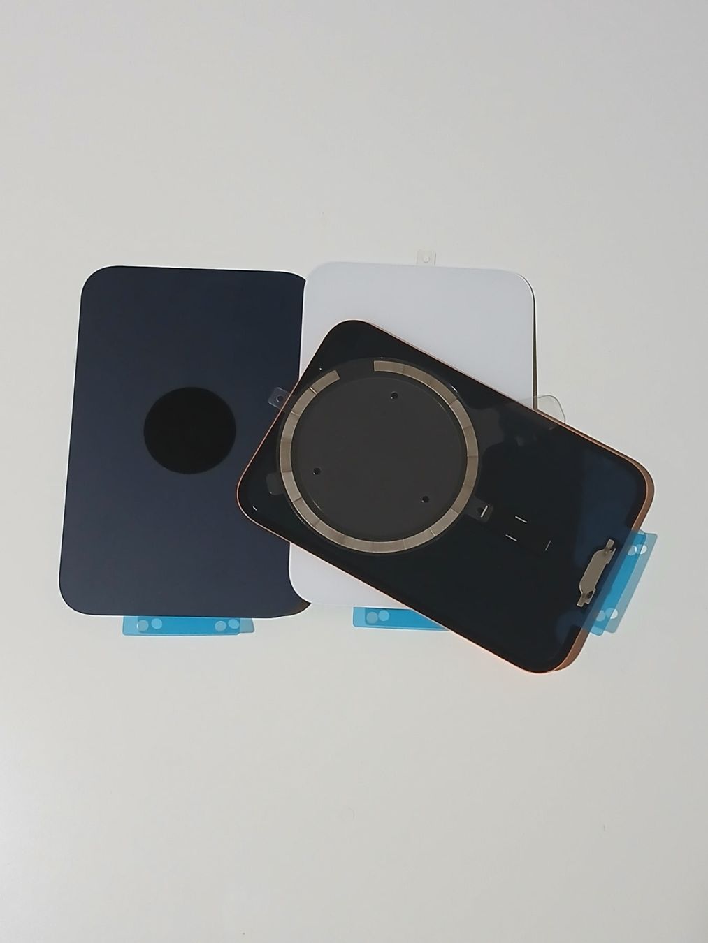 Apple Cover & Protezioni schermo: Coque arrière Iphone 17 Pro – Nuovo e nell'imballaggio originale da Leukerbad venduto da wor_sf98 1