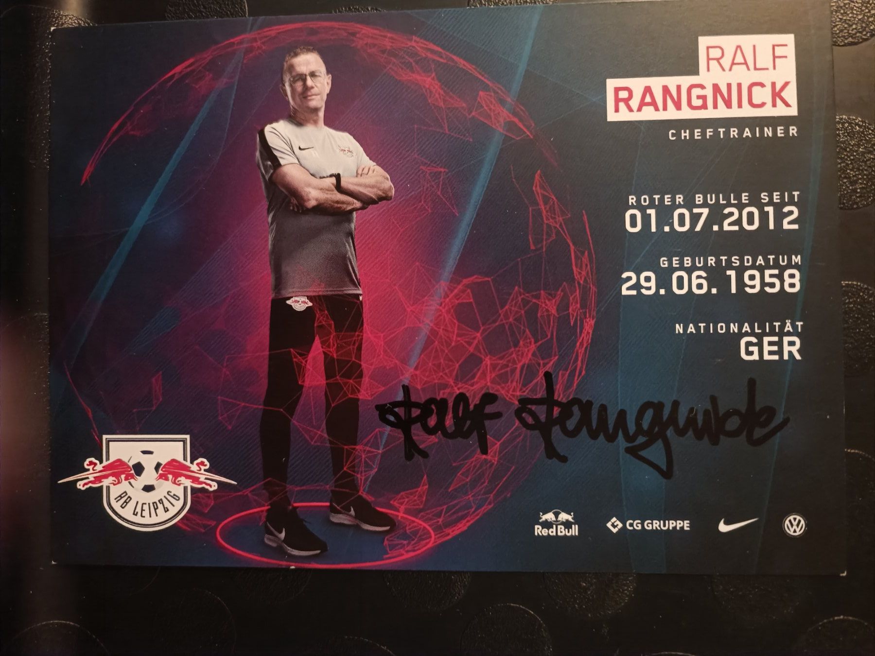 Autografi: Ralf Rangnick - handsignierte Autogrammkarte – Usato da Menziken venduto da Artographs