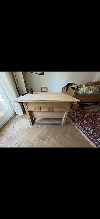 Bureaux: Holz Bürotisch – D'occasion à Rickenbach Sulz par and_5wjk