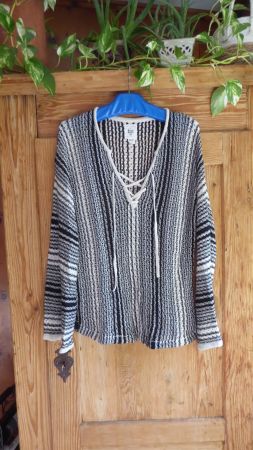 Leichter Pullover mit breiten Aermeln Gr L BILLA BONG