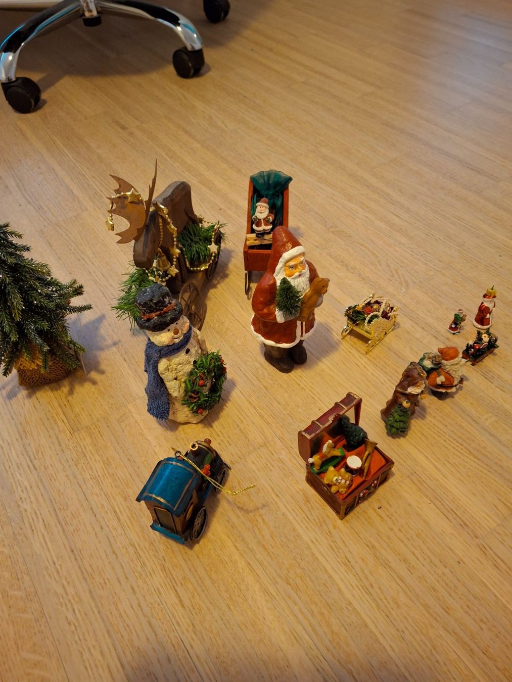 Alle Dekorationen: 14 Figuren Thema Weihnachten – Gebraucht aus Dietikon von Hwengi 1