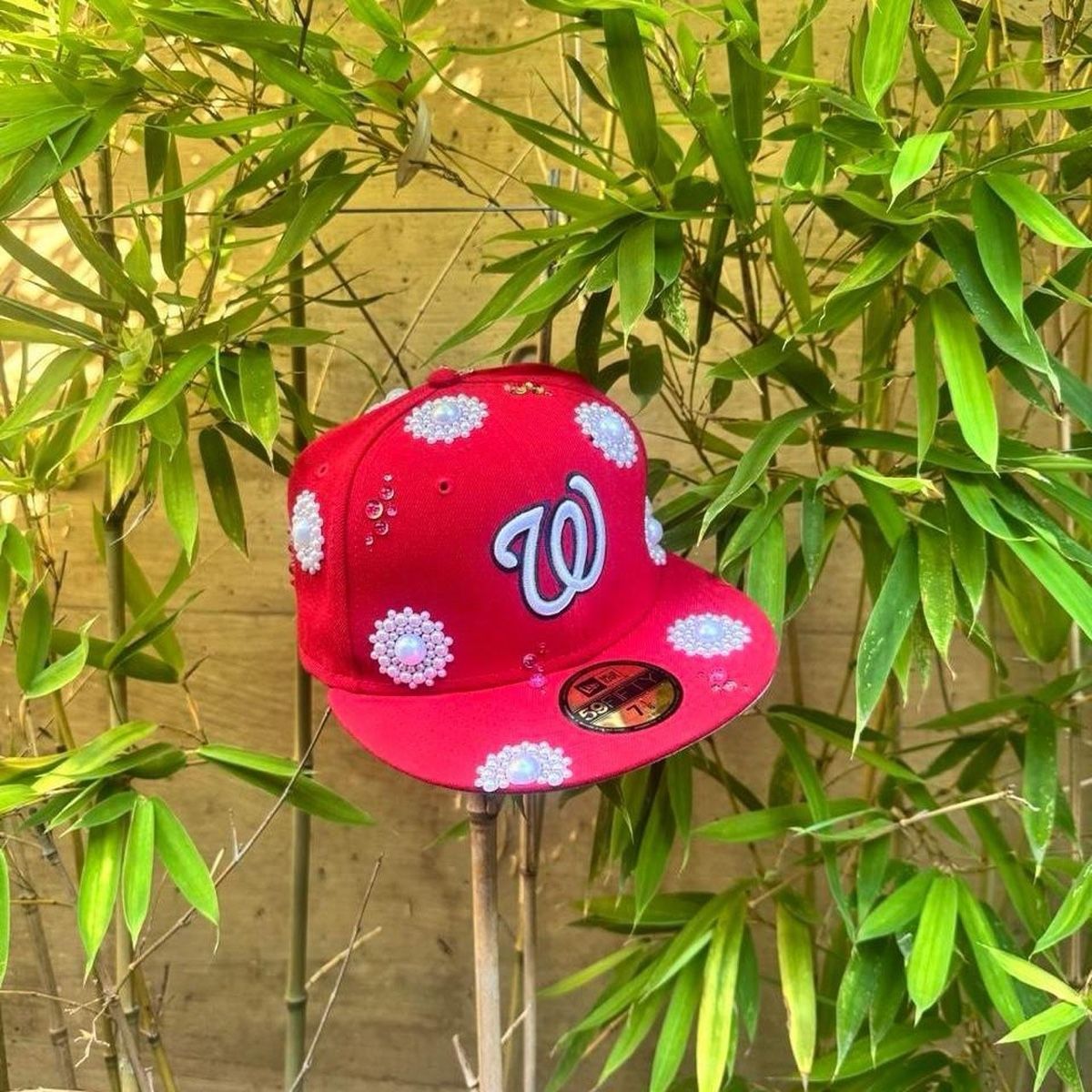 New Era Chapeaux, bonnets & casquettes: Custom Washington Nationals Red Rhinestone Fitted Cap – Neuf (Voir description) à Caviano par reselleo21