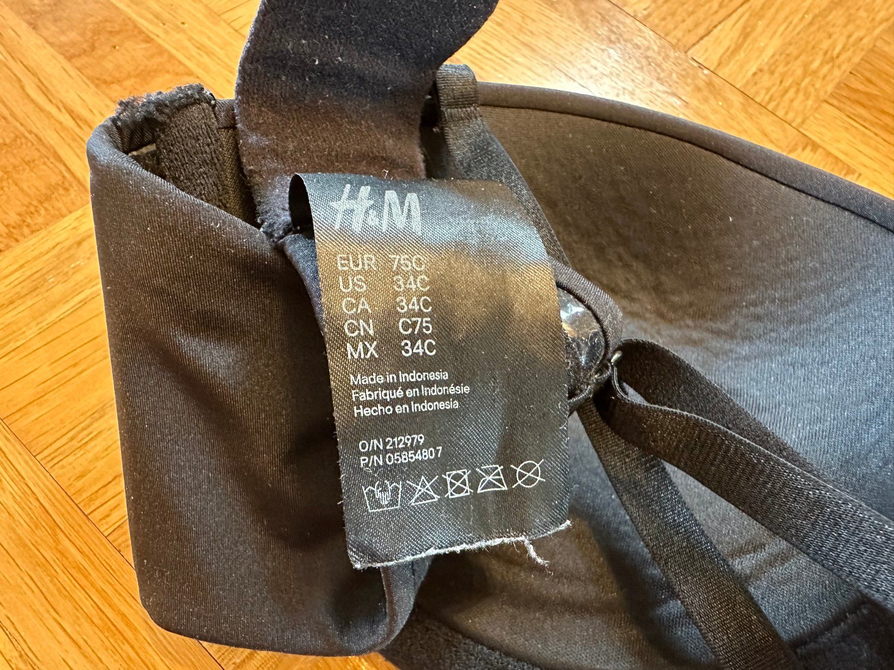 H&M Autres dessous: Schwarzer Balconette BH Grösse 75C – D'occasion à Winterthur par nelead 2