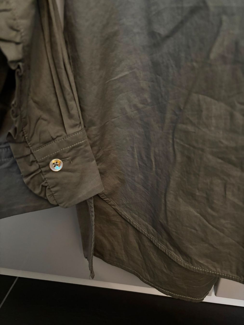 Camicette: Bluse, khaki, Woman – Usato da Eglisau venduto da Marc_J. 2