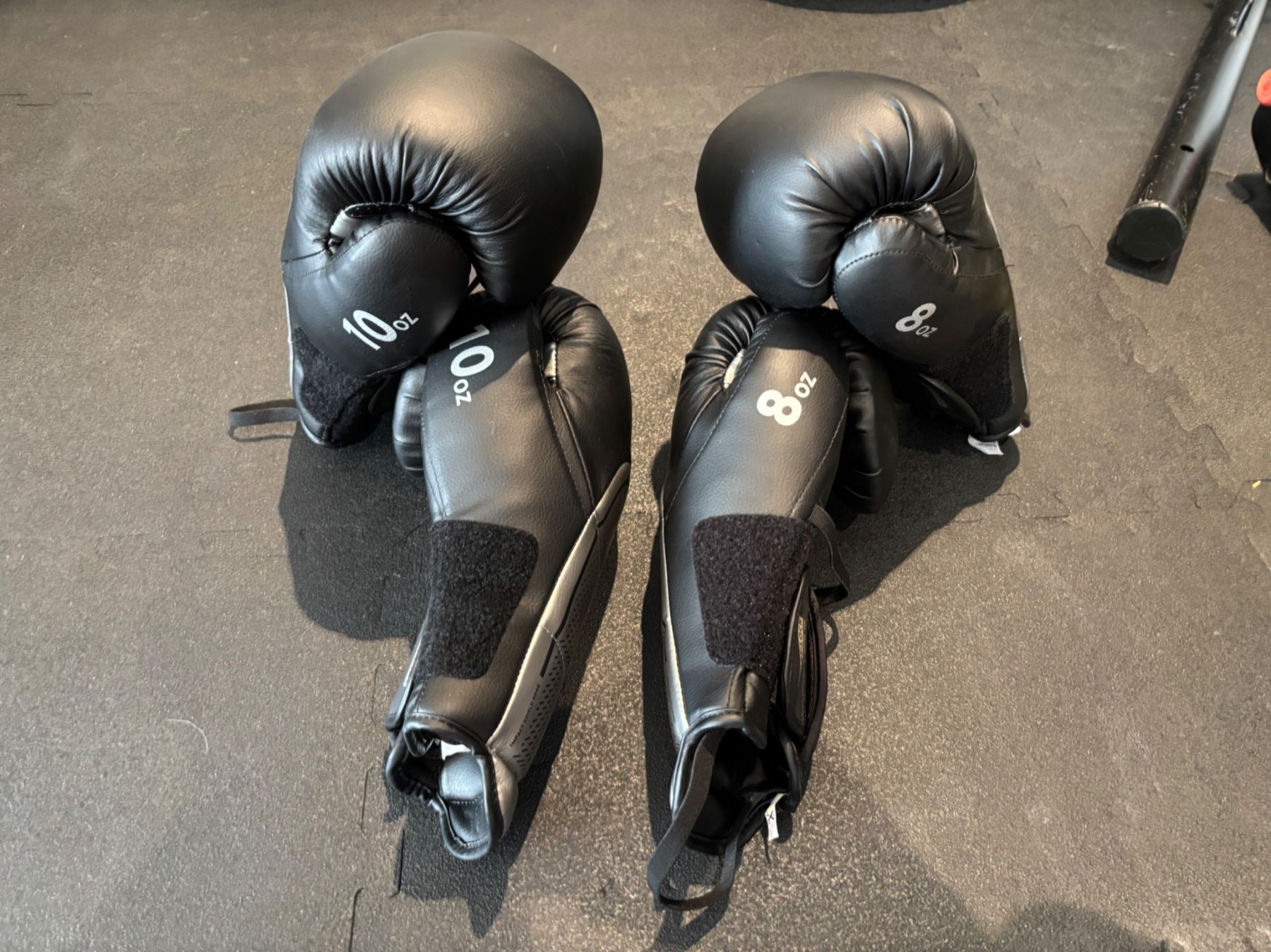 Decathlon Sacchi da boxe: Outshock Punching-Bag 900 + Boxhandschuhen + Boxsackständer – Nuovo (secondo la descrizione) da Meggen venduto da BookRevivals 2