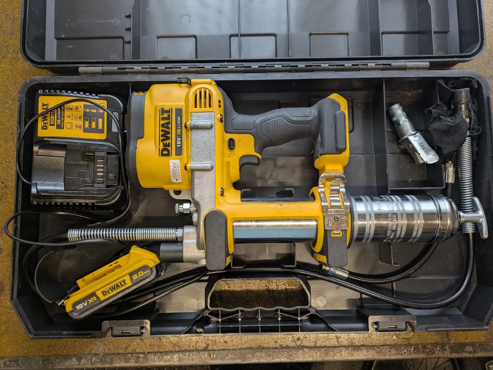 Toutes les machines: DeWalt Akku Fettpresse – D'occasion à Reichenburg par Subaru20 1