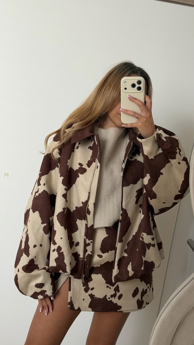 Giacche: Lumina Cow Print Jacket - Size M – Nuovo e nell'imballaggio originale da Wallisellen venduto da Periffy 1