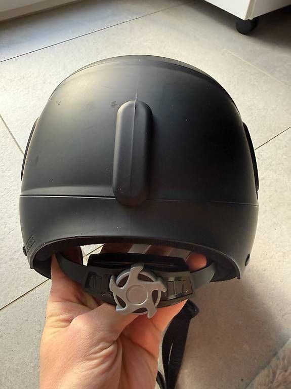 Caschi: Casco sci Wedze con visiera M-L nero  ottimo stato – Usato da Claro venduto da jtss90 2