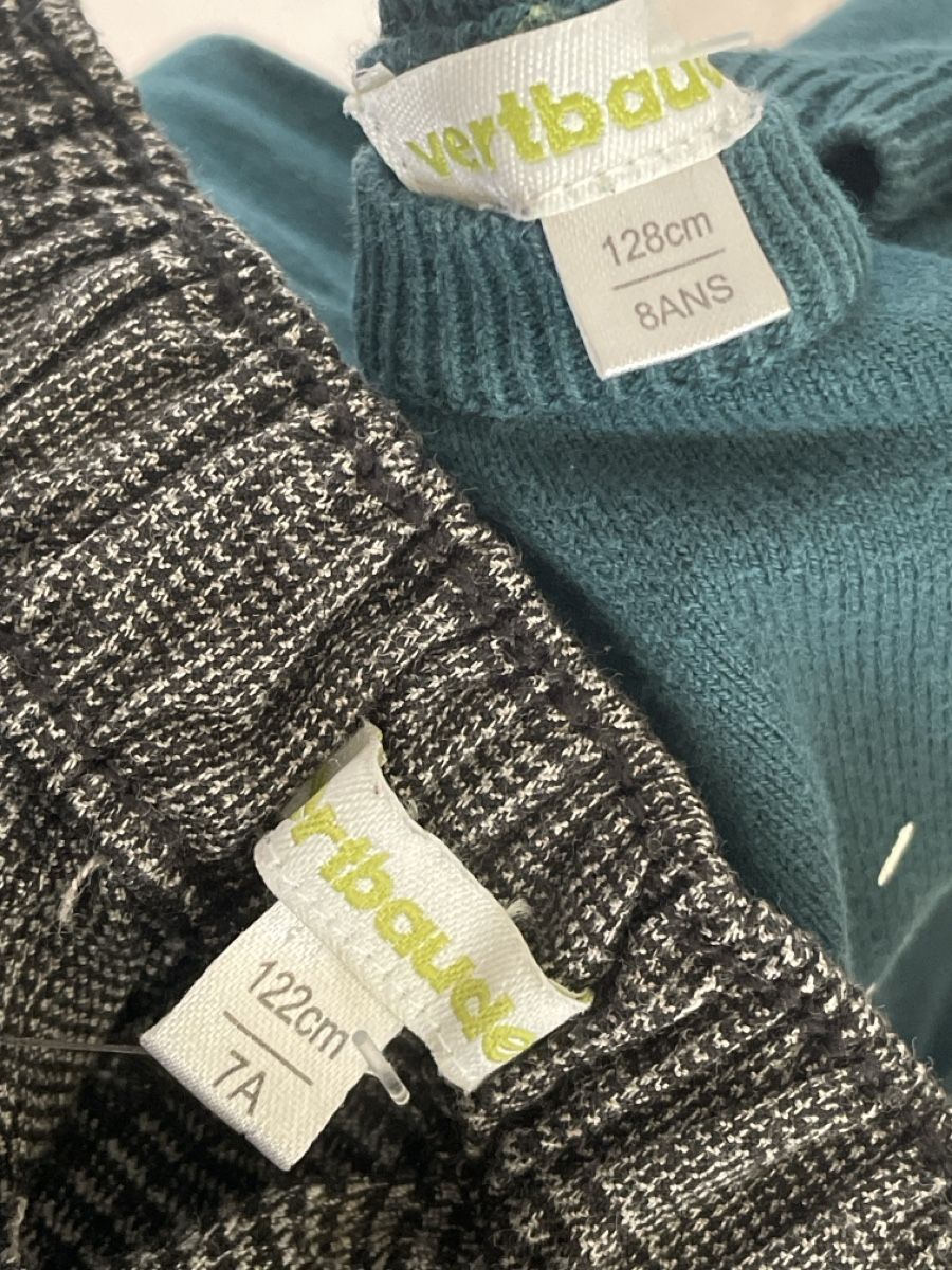 Vertbaudet Lotti & Set di vestiti: Vertbaudet Set Pullover und Hose Gr. 122/128 Mädchen – Usato da Obergerlafingen venduto da cabo4 4