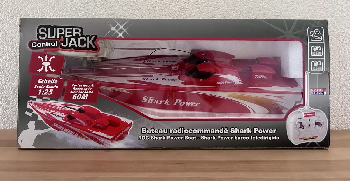 Modellismo RC: Bateau télécommandé Shark Power rouge – Usato da Chêne-Bougeries venduto da Assouille 9