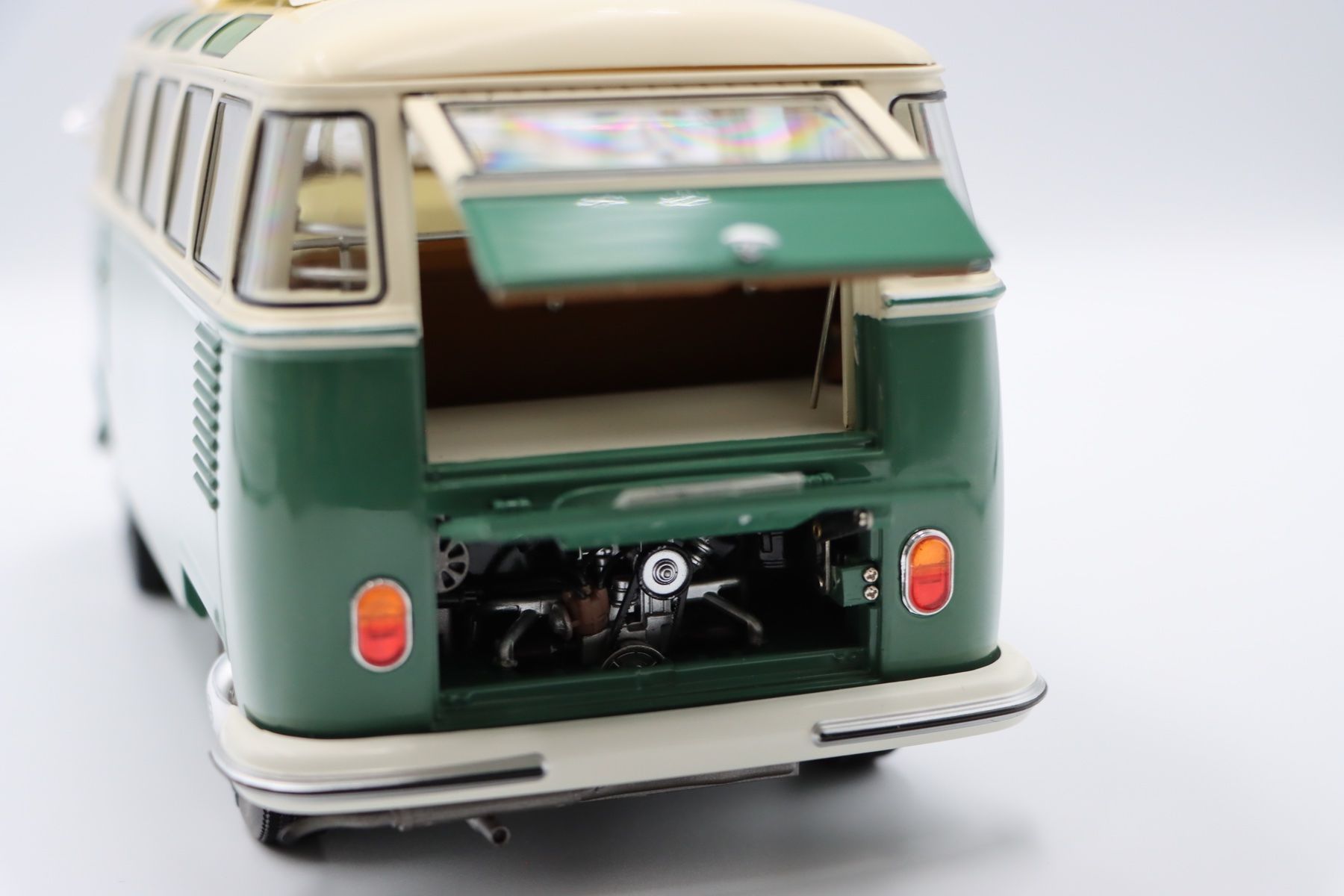 Volkswagen Modellautos: VW T1b Samba 1958 1:18 Schuco – Neu und originalverpackt aus Bühl b.Aarberg von modelldiecast 7