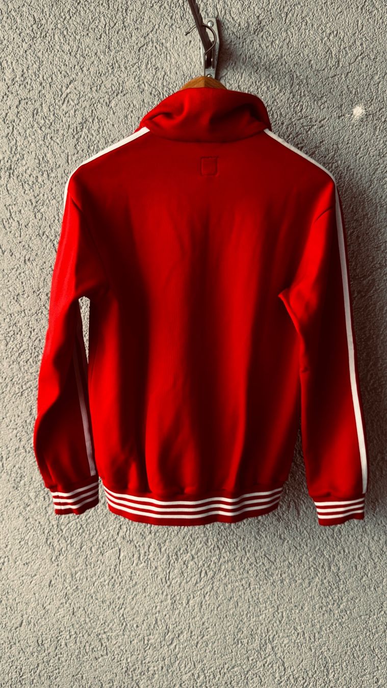 Adidas Giacche: adidas TT / Peru – Usato da Unterägeri venduto da suchebiete7 1