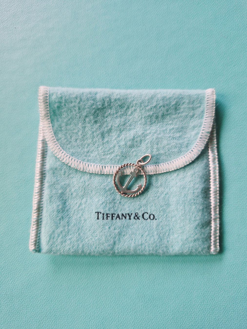 Tiffany & Co. Ciondoli: Tiffany & Co. Twist Anker Charm 925 – Usato da Forch venduto da nadinepalermo