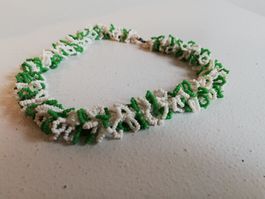 Perlenstickerei Halskette Weiss Grün