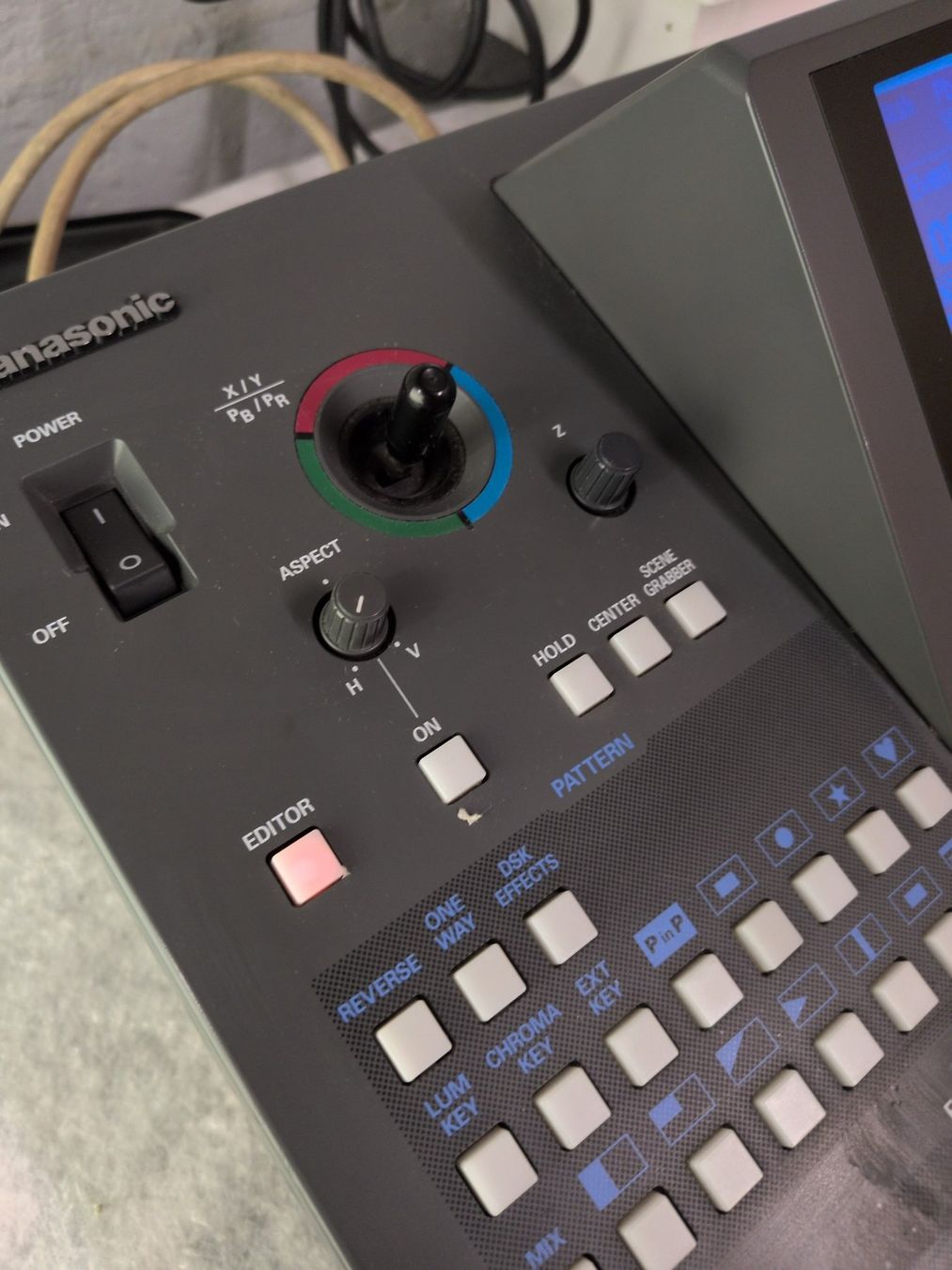 Panasonic Console di mixaggio: Panasoniv AG-MX70 Videomixer + Flightcase – Usato da Basel venduto da Fcol 4