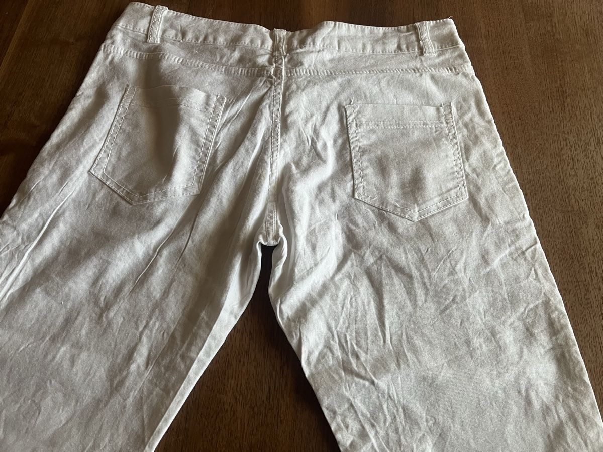 Jeans: Jeans Hose Gr 38/40 mit Rosendruck – Nuovo e nell'imballaggio originale da Aarberg venduto da Jakaro 3