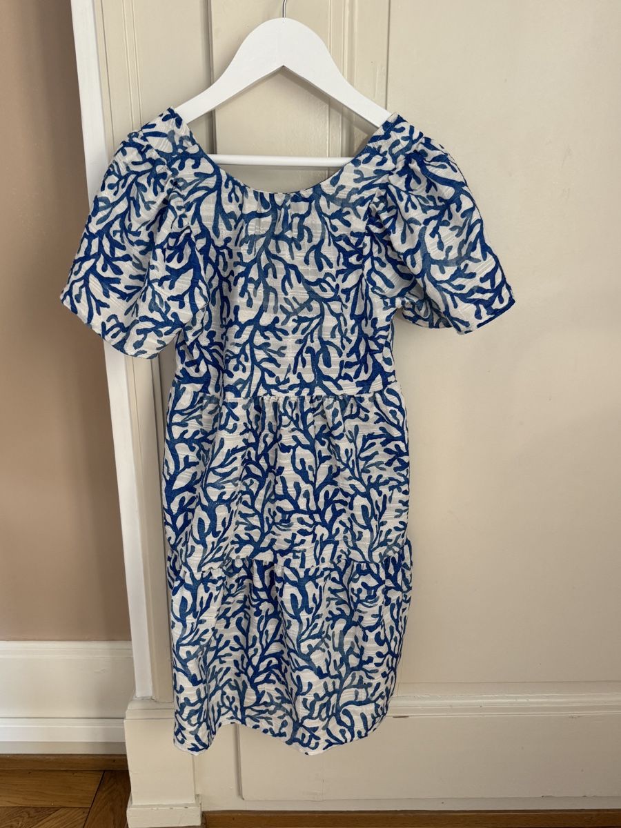 Mango Robes et jupes: Mango Blue Coral Dress – D'occasion à Genève par Stephanie.xx