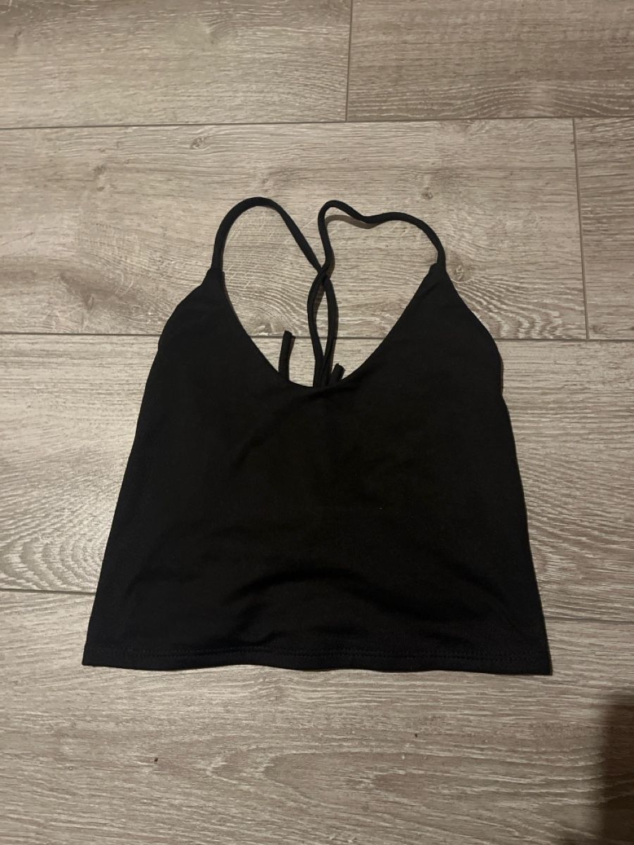 Top: Top noir à lacets dos nu – Usato da Le Locle venduto da Ophelie.hugy