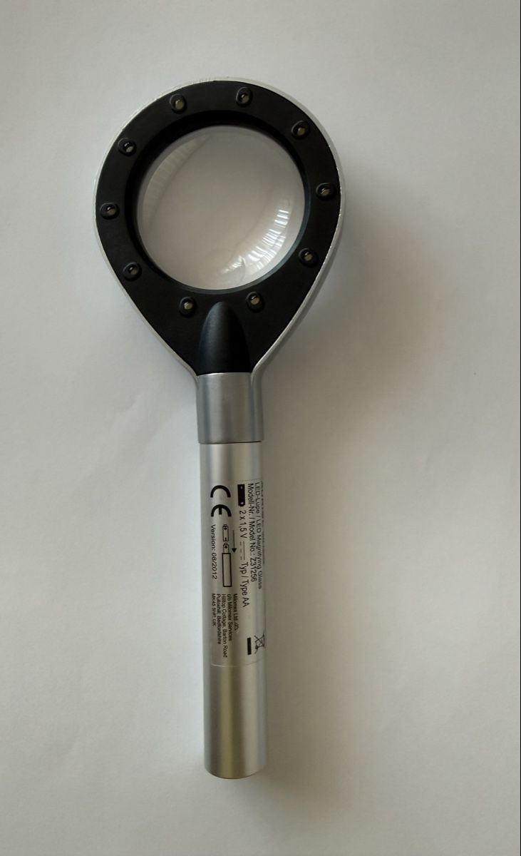Autres optique: Lupe mit LED Beleuchtung – D'occasion à Oetwil an der Limmat par TOP15 1
