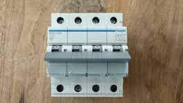 Hager MCN632 C32 3P+N — neu